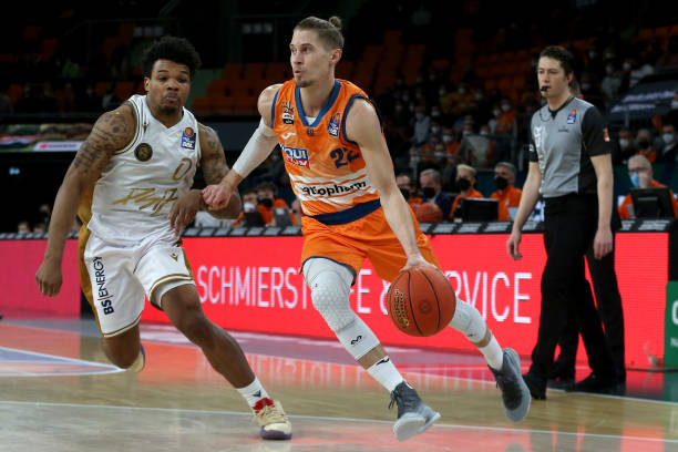 她们将在更 她们将在更