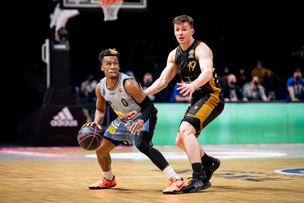 最近的辞职 最近的辞职