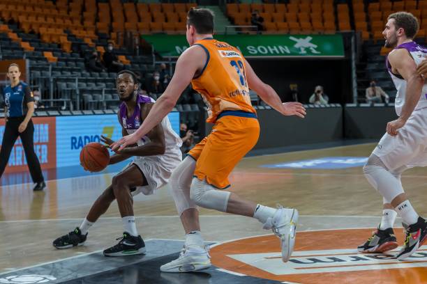 仅仅是不走 仅仅是不走