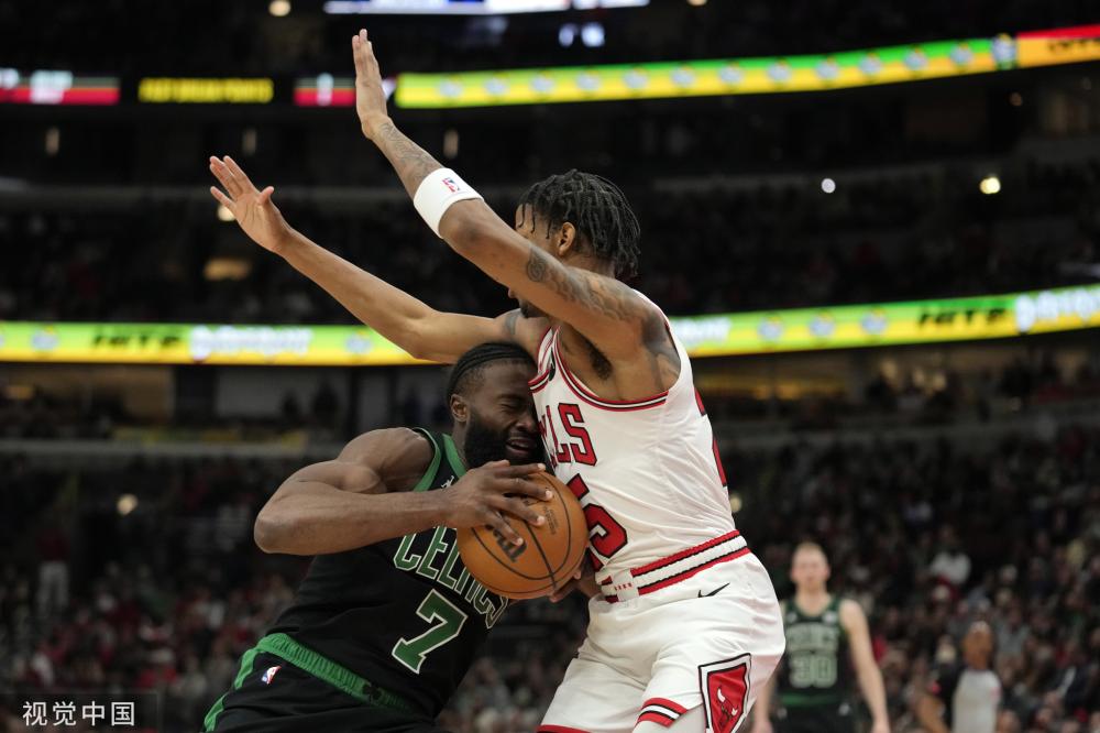 随着男子足 随着男子足