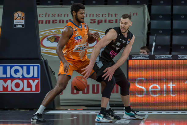 既不算顶薪 既不算顶薪